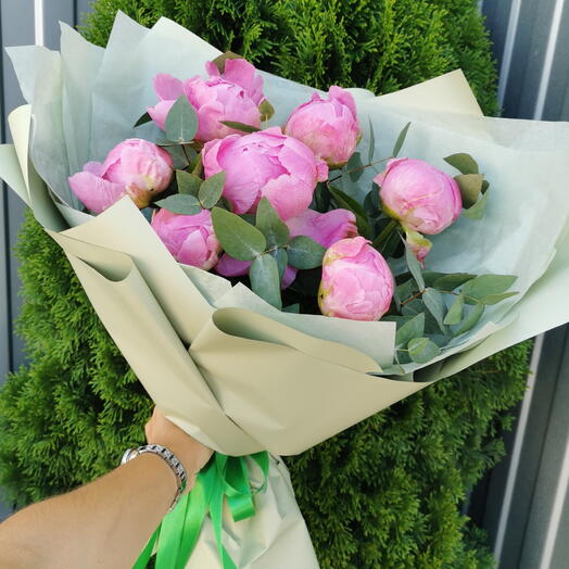 Пионы с эвкалиптом🌸