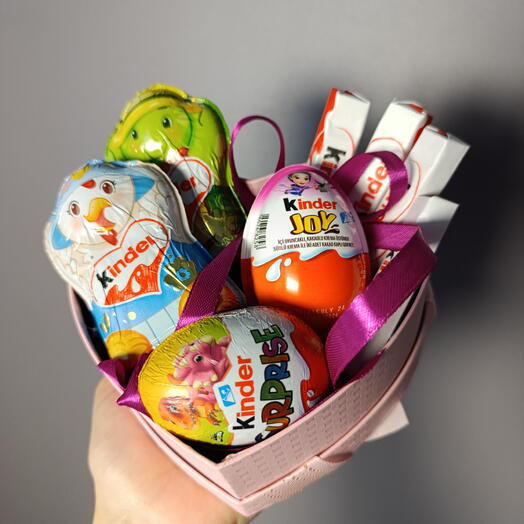 Сладкий бокс KINDER с фигурным шоколадом