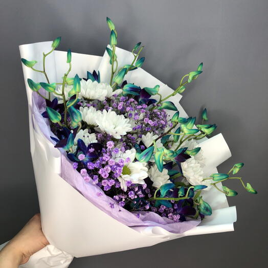 Яркий букет с космическими орхидеями и хризантемами🪻🌷🌹🪻🌺