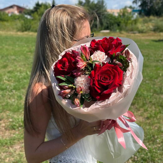 Букет "Бордовый миг"