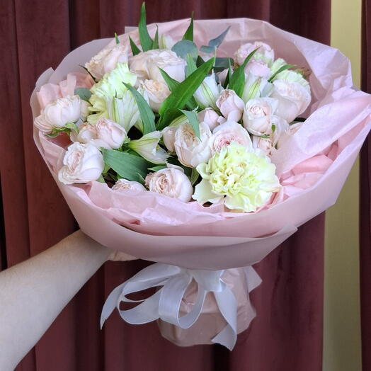 Букет с кустовыми пионовидными розами (04768)