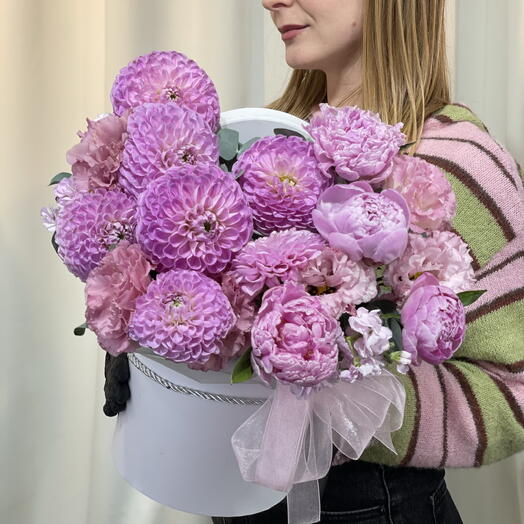 Шляпная коробка с Георгинами и Пионами