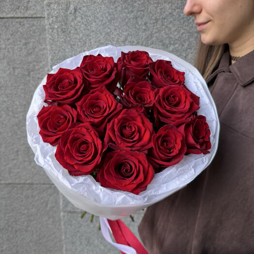 Моно букет бордовая роза