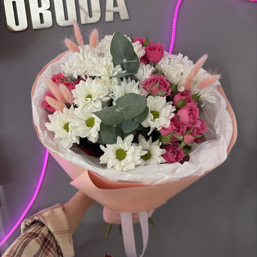 Авторский букет с кустовой розой💕☺️