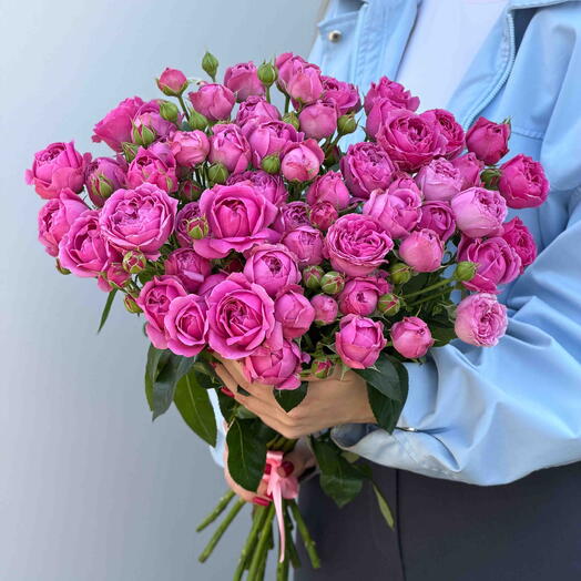 Букет из 15 кустовых роз Misty Bubbles