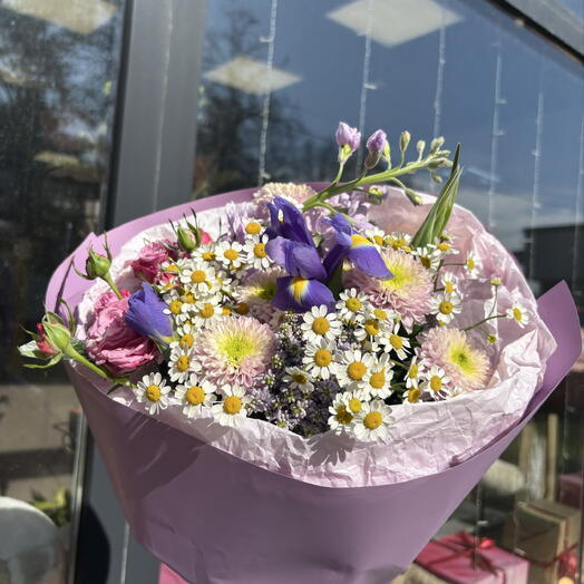 Букет сезонных цветов