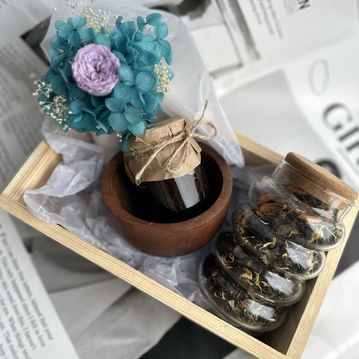 Набор для мамы подарочный  «Ты мое сердце» ♥️ цветы, чай , пиала деревянная и ароматное варенье