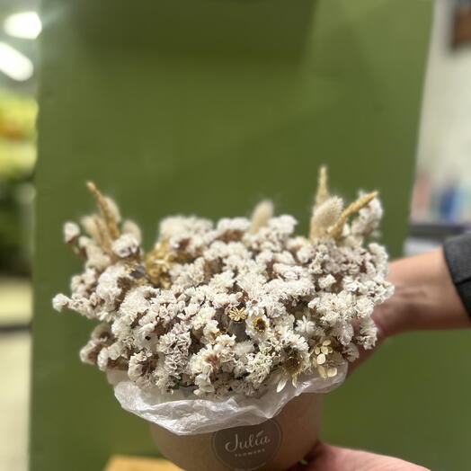 Шляпная коробка с сухоцветами