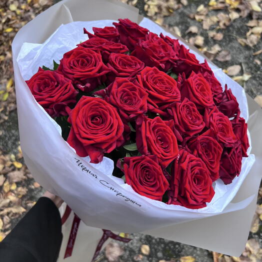 Букет из 25 красных роз