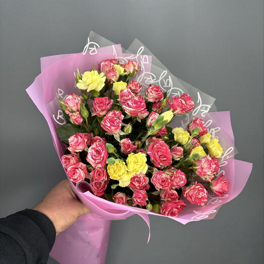Букет кустовых роз💐🌹🌹🌹