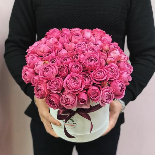 Caja de rosas arbustivas en forma de peonía