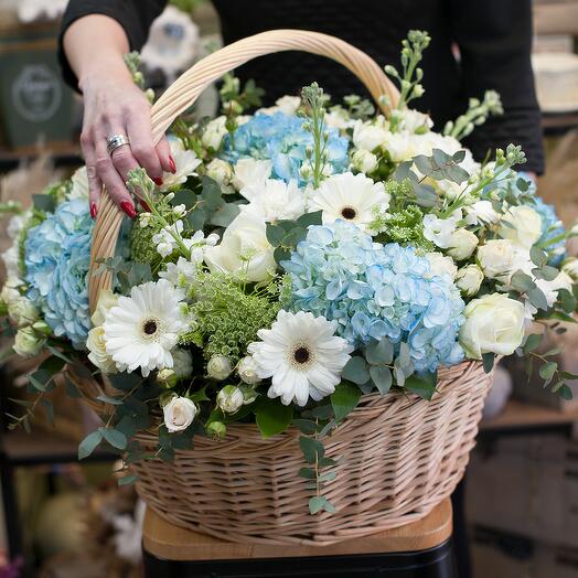 Cesta de flores del Cielo