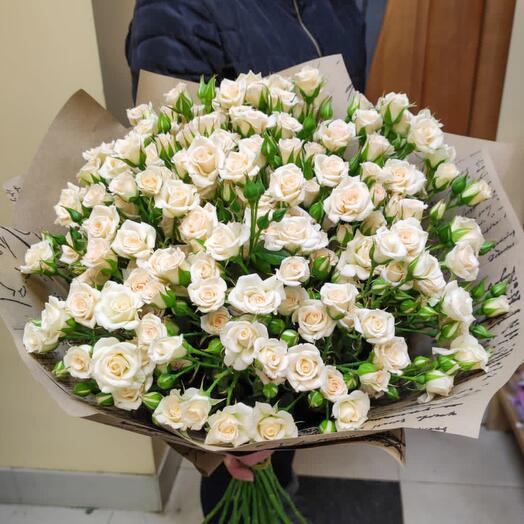 Букетик из кустовой розочки 459080