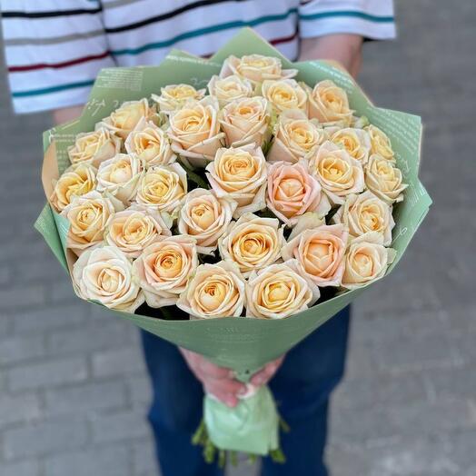 Bouquet of 29 cream roses