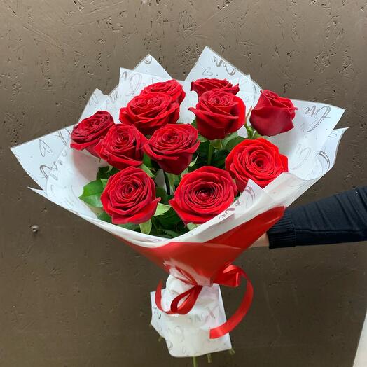 Ramo de rosas escarlatas