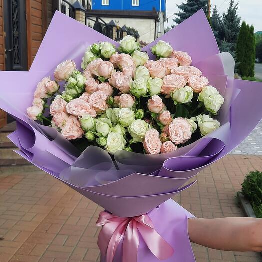 Ramo de rosas de peonía