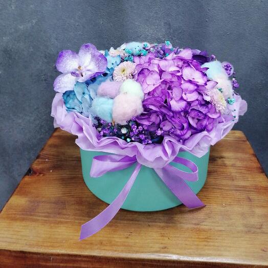 Flowers in a box gortnzia cotton gypsophila