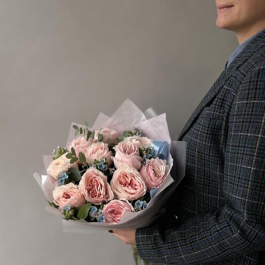 Bouquet of peony-shaped rose Tsumuga and delicate oxypetalum