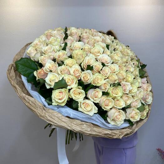 Hermoso ramo de 99 Rosas