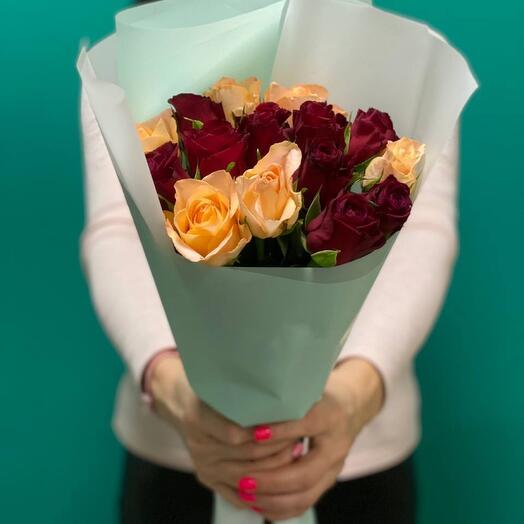 Thưởng thức một bó hoa hồng 7 bông tươi tắn chắc chắn sẽ làm đẹp thêm không gian sống của bạn. Hạnh phúc và sáng tạo đều có thể được truyền tải qua những cánh hoa đầy tình cảm này. Hãy xem hình ảnh liên quan để cảm nhận sự đẹp mê hồn của chúng.