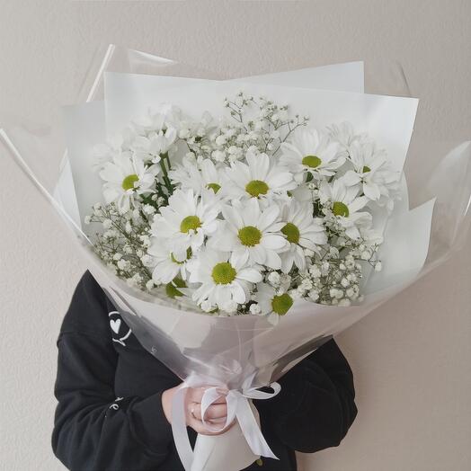 Ramo de crisantemos con gypsophila