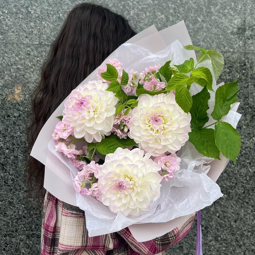 Сезонный букет с георгинами 🍃