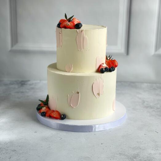 Свадебный торт в классическом оформлении, с ягодами и листочками фисташки! Свадебный торт, торт на юбилей