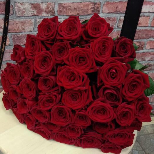 Ramo de rosas red Naomi 55 piezas