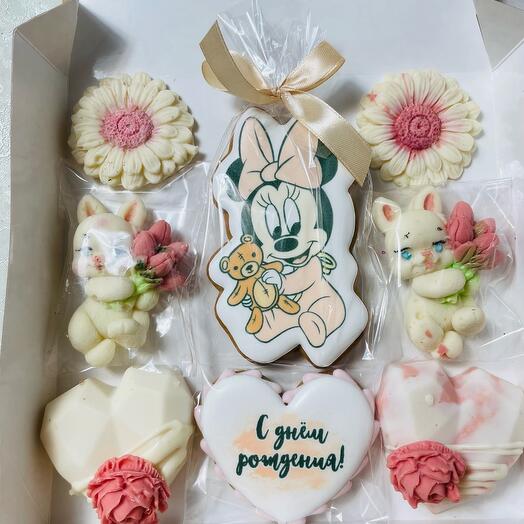 Набор с пряниками и шоколадными фигурками