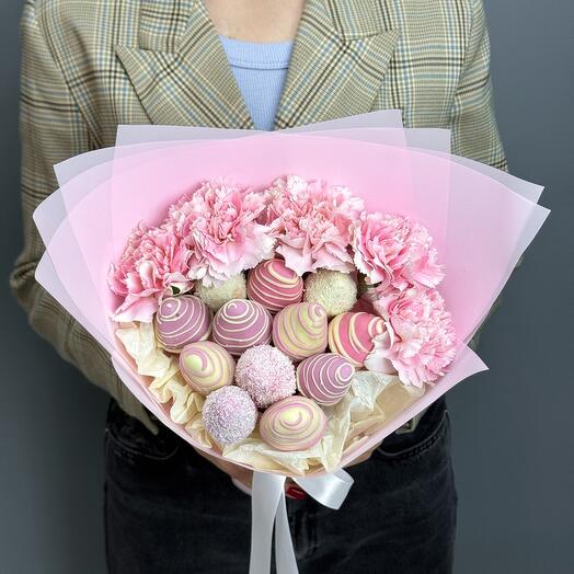 Букет из клубники в шоколаде с диантусами Sweet