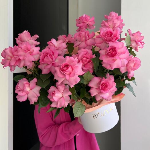 Цветы в коробке размера М