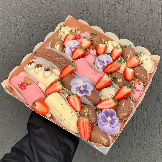 Клубника в шоколаде с бананами «Комбо»
