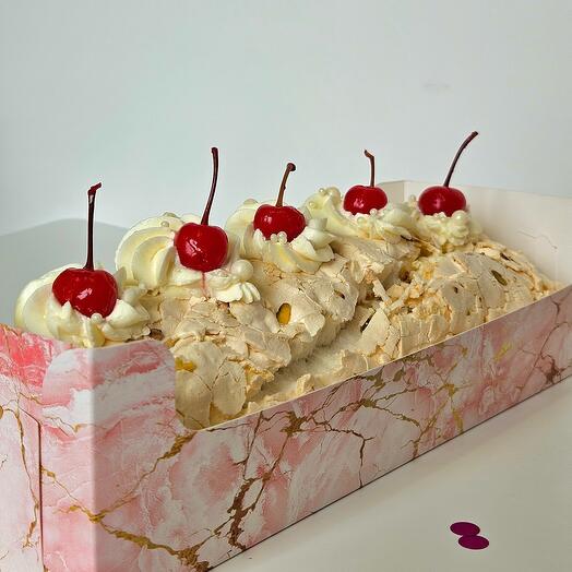 Меренговый рулет с вишней для любимой