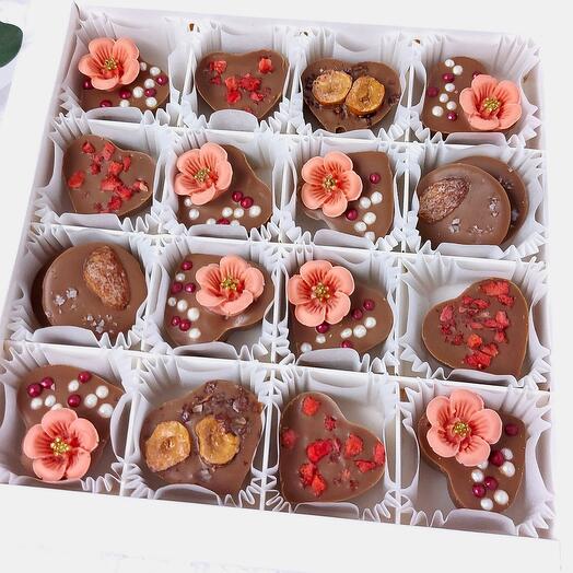 Набір цукерок ручної роботи з молочного шоколаду асорті (арт 74)