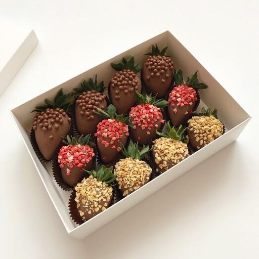 Клубника в шоколаде «Berry Charm»