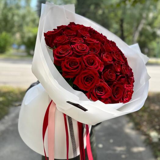 Нежное сердце из 41 красной розы Эквадор