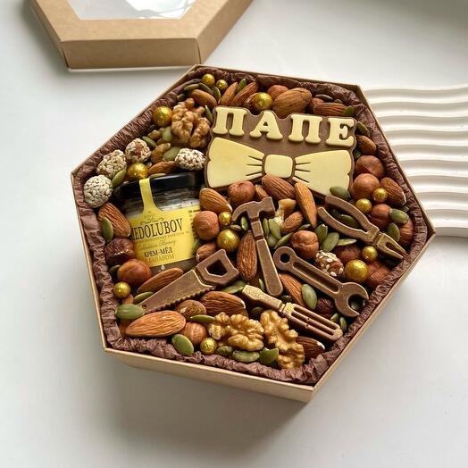 Walnut set with honey and mini chocolate tools