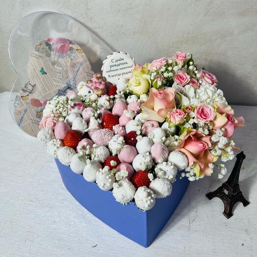 Клубника в шоколаде с цветами 🍓