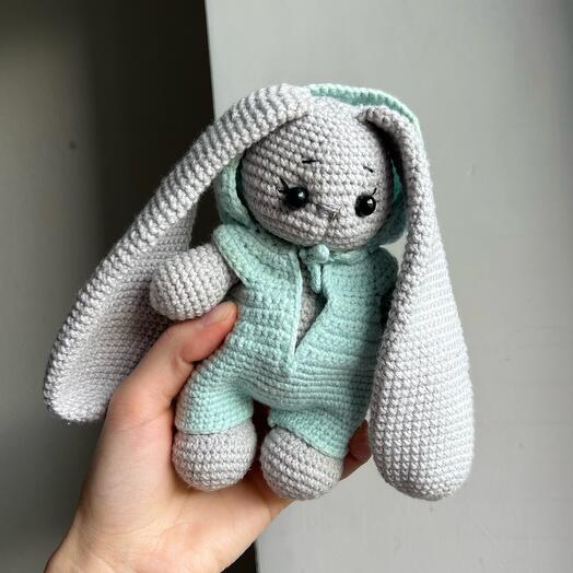 Зайчик в комбинезоне ручной работы 🐰