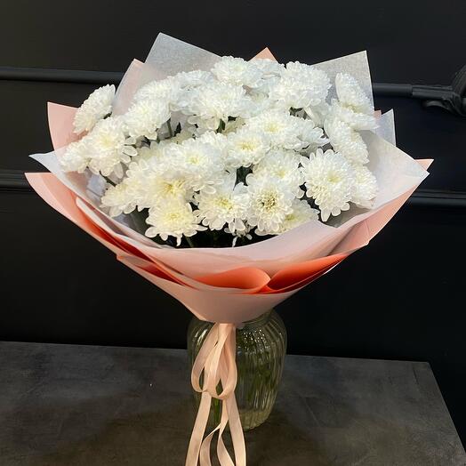 Bouquet of 7 snow-white chrysanthemums