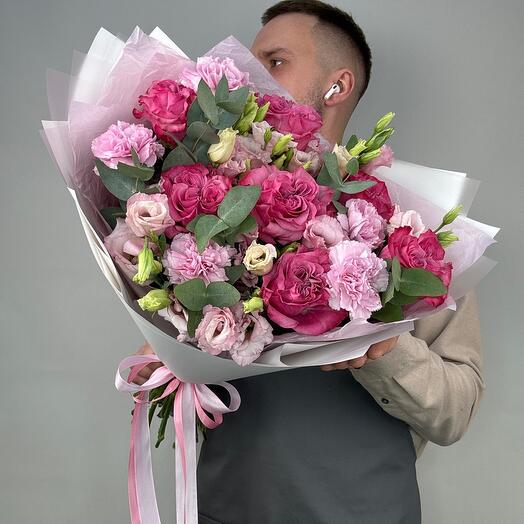Original bouquet with peony-shaped Country Blues rose, terry eustoma, carnation and eucalyptus