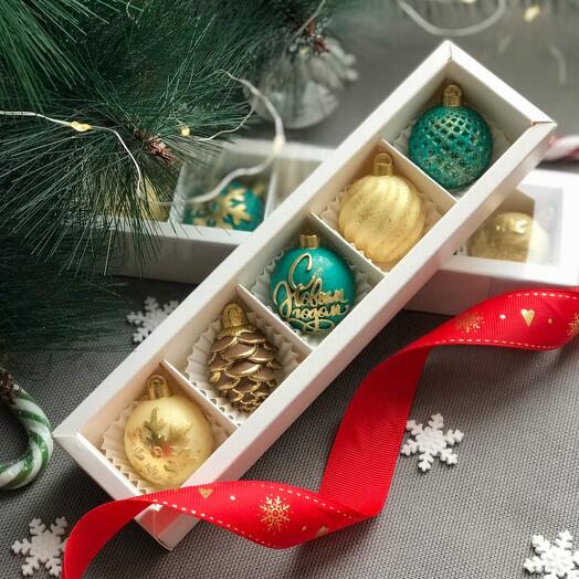 Набор шоколадных конфет «Ёлочные игрушки» размер S,новогодний подарочный набор