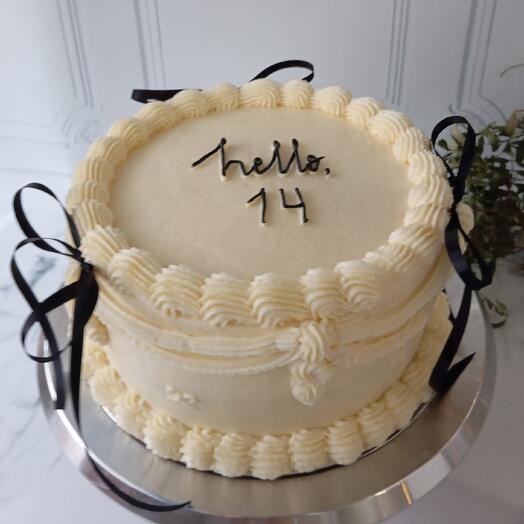 Торт в стиле Ламбет на день рождения с рюшами и бантами