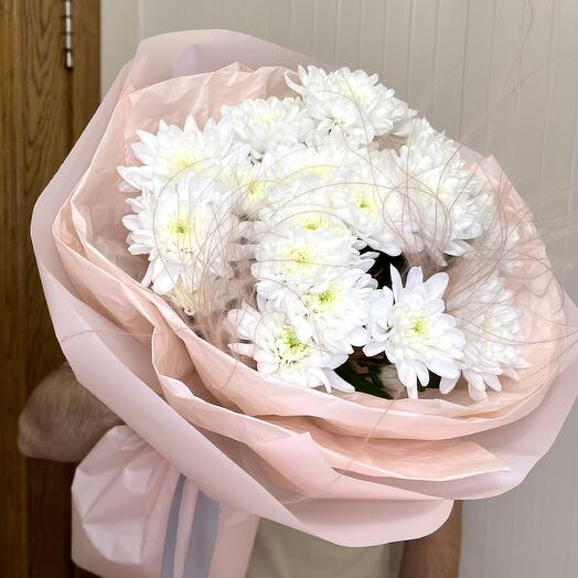 Bouquet of bush chrysanthemums in size M