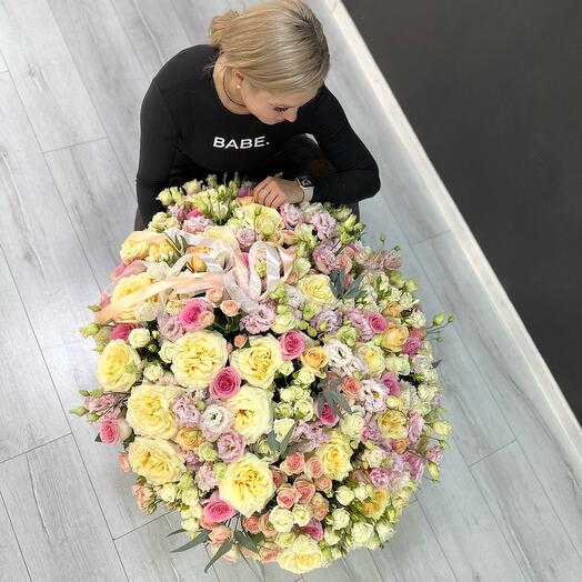 WOW Корзина с пионовидными розами