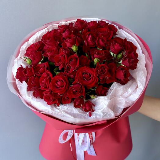 Bouquet of bushy red roses ♥️