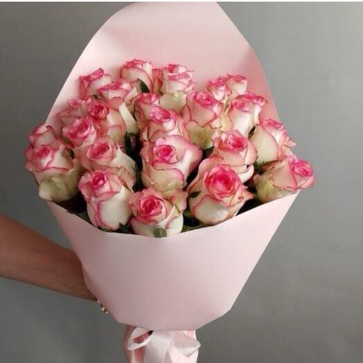 Букет красивых роз джумилия 25шт