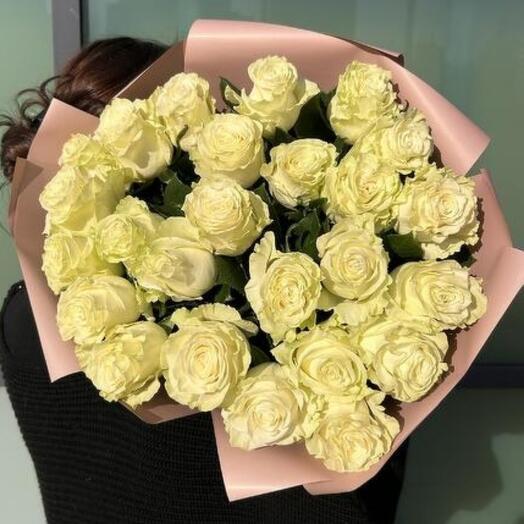 Монобукет белых роз 25 штук