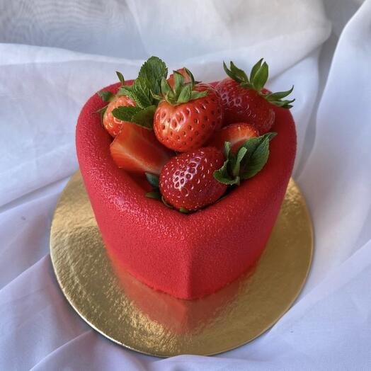 Бенто-торт сердце с клубникой для любимого/любимой