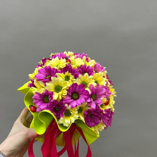 Цветы в коробке яркие